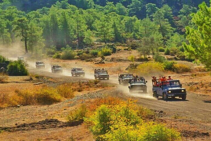 Marmaris Jeep Safari Tour mit Wasserfall und Wasserschlachten