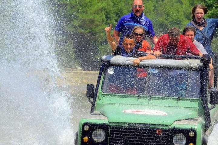 Marmaris Jeep Safari Tour mit Wasserfall und Wasserschlachten