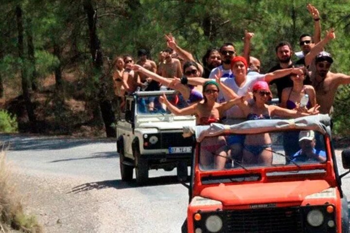 Marmaris Jeep Safari Tour mit Wasserfall und Wasserschlachten