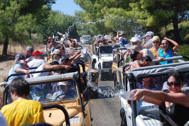 Marmaris Jeep Safari Tour mit Wasserfall und Wasserschlachten
