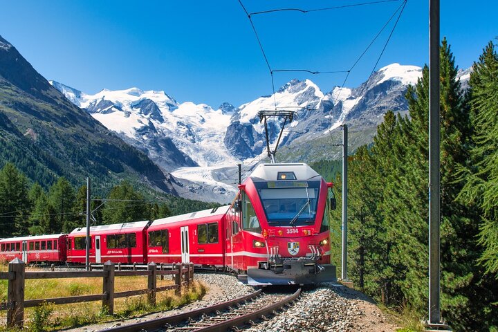 Esperienza con Trenino Rosso del Bernina in treno da Lecco - Varenna