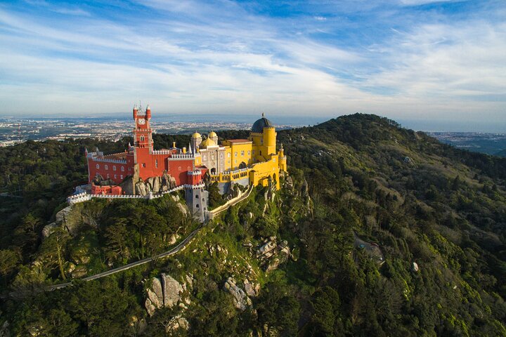 Sintra Private Tour med billetter: Pena Palace & Moorish Castle