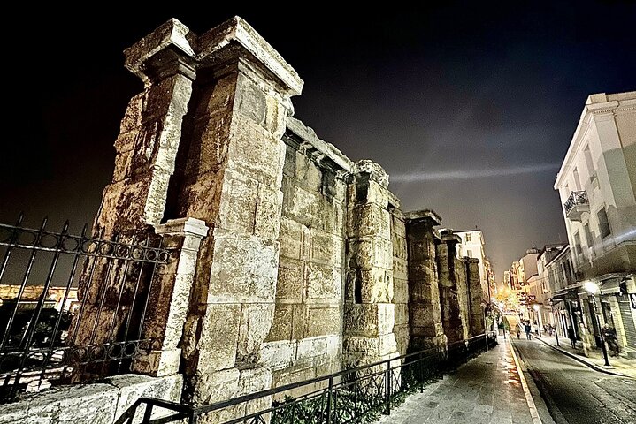 Tour privato di lusso di 3 ore di luci e viste della città di Atene di notte