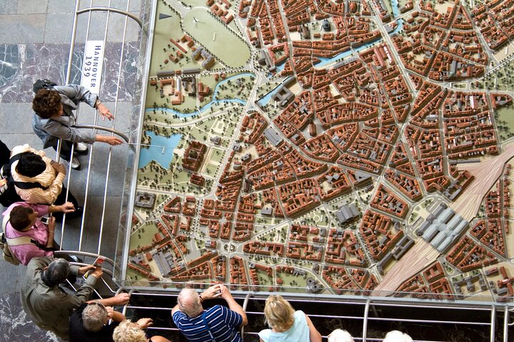 Guidad rundtur i det nya rådhuset i Hannover