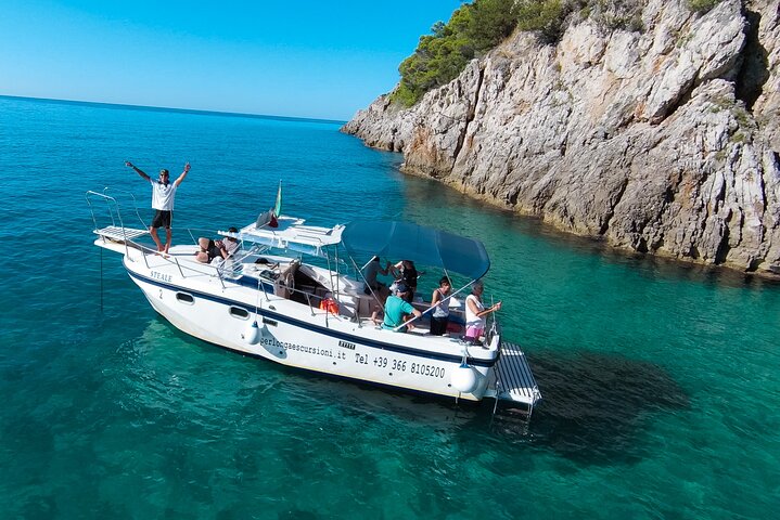 Paseo en barco privado VIP de un día a Gaeta y Sperlonga