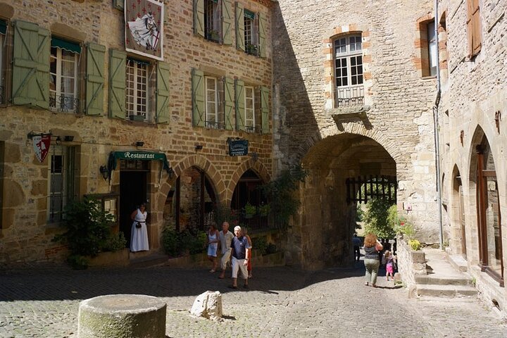 Toulouse : Excursión de un día a Albi y Cordes/Ciel con audioguías