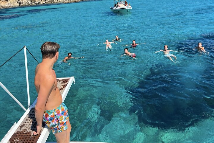 Privéjachtcharter van een hele dag op onze Pershing 40 in Saint Tropez