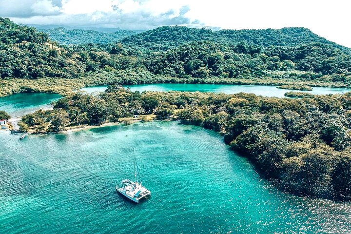 Caribbean Catamaran Day Cruise: Strande, snorkling og frokost