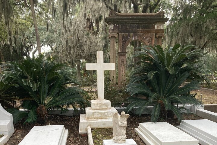 Tour guidato di 1 ora del carrello da golf del Bonaventure Cemetery a Savannah