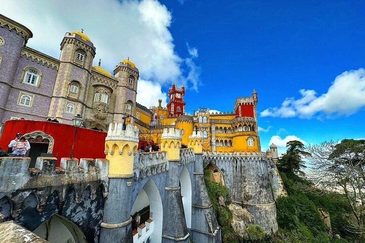 Sintra Private Tour med billetter: Pena Palace & Moorish Castle