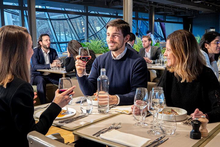 Guided Luxury Paris Day Trip with Optional Lunch at the Eiffel Tower