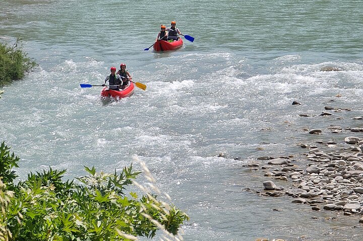 Geweldige Rafting-ervaring op de Last Wild Vjosa-rivier van Europa in Permet, Albanië