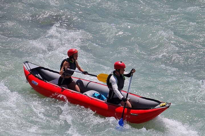 Geweldige Rafting-ervaring op de Last Wild Vjosa-rivier van Europa in Permet, Albanië