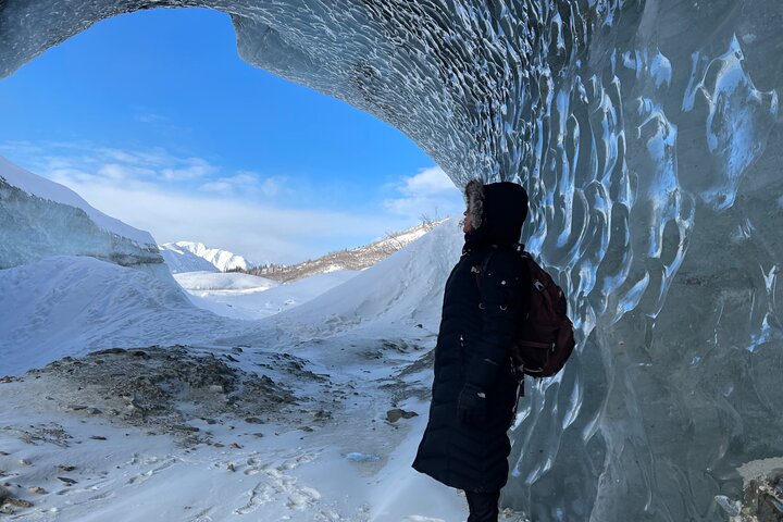 Avventura nella Grotta di Ghiaccio del Ghiacciaio Castner da Fairbanks
