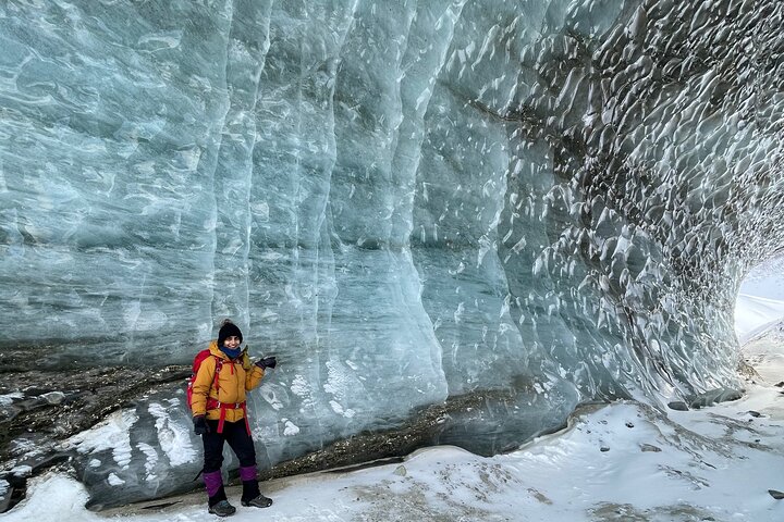 Avventura nella Grotta di Ghiaccio del Ghiacciaio Castner da Fairbanks