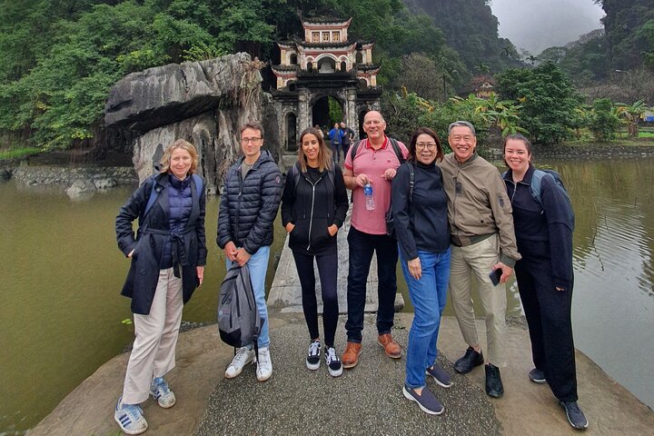Ninh Binh Day Trip from Hanoi with Tam Coc Boat Ride