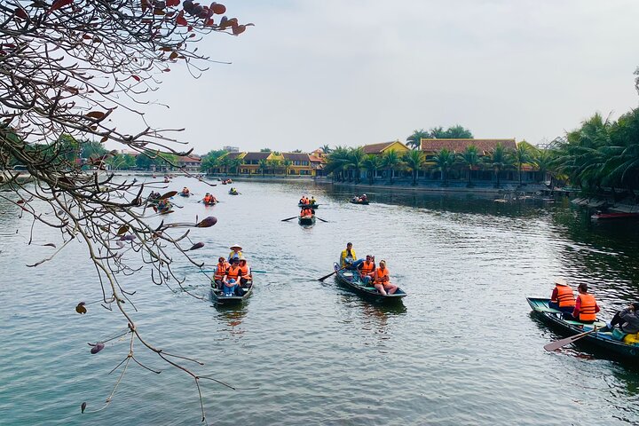 Ninh Binh Day Trip from Hanoi with Tam Coc Boat Ride