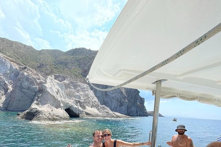 Catamaran Semi Croisière Paros Antiparos comprend la nourriture et les boissons
