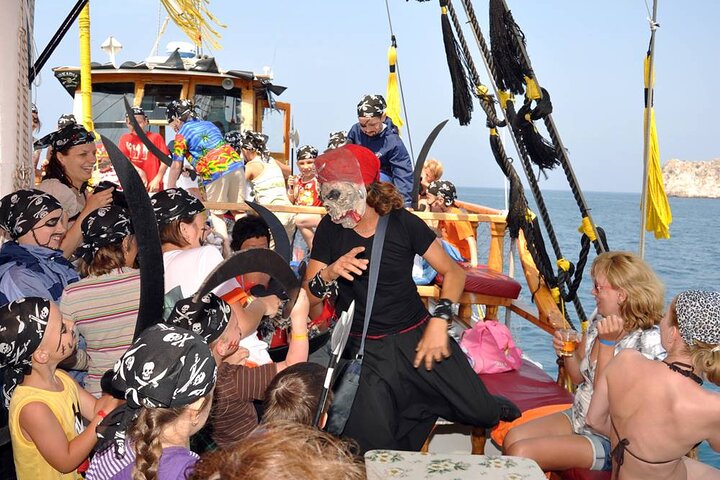 Alanya All Inclusive Piratbåttur med hotelltransport