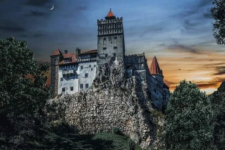 Castelo de Peles, Castelo de Bran, Fortaleza Rasnov e Mosteiro Sinaia saindo de Brasov