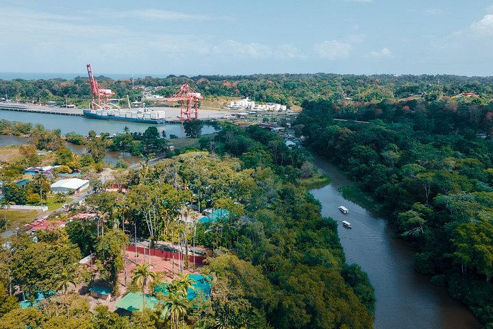 Adventure Combo Tour : aventure en tyrolienne et canaux de Tortuguero