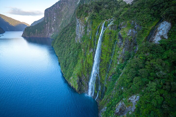 Sutherland Falls Helicopter Scenic Flight från Milford Sound