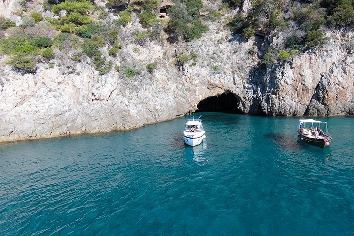 Paseo en barco privado VIP de un día a Gaeta y Sperlonga