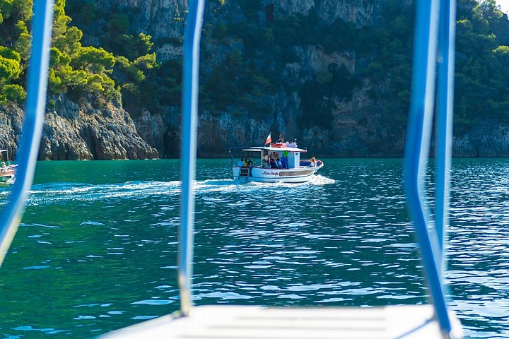 Paseo en barco privado VIP de un día a Gaeta y Sperlonga