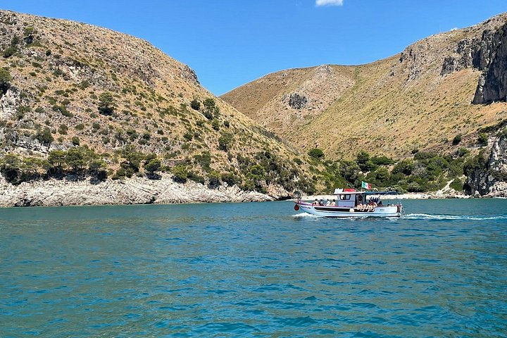 Paseo en barco privado VIP de un día a Gaeta y Sperlonga