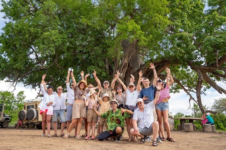 Mikumi Safari Tour: vol aller-retour d'une journée depuis Zanzibar