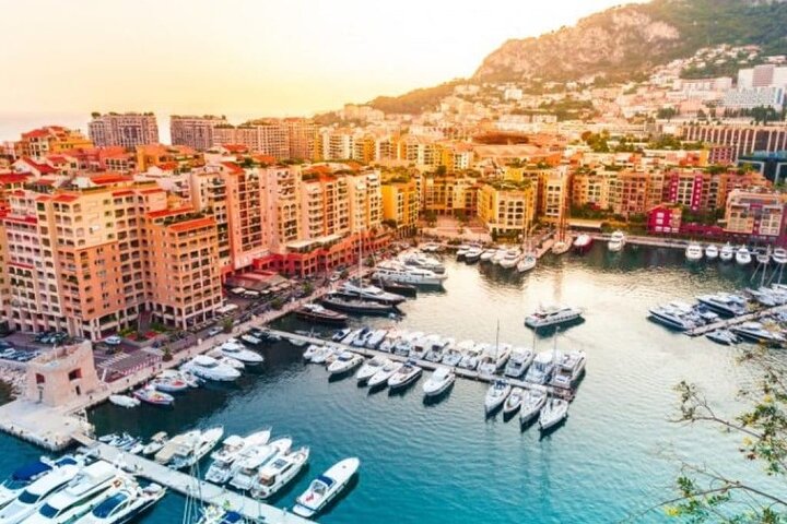 Walking Tour of Monaco: Casino, F1, and Old Town