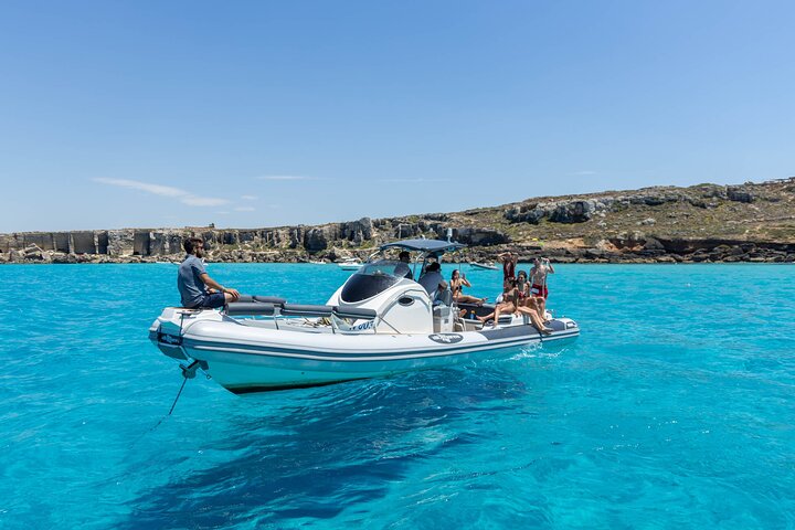 Bådtur Egadi Day opdag Favignana og Levanzo fra Trapani