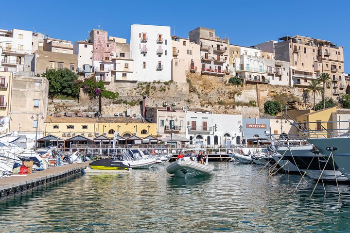 Passeio de barco de 8 horas de Castellammare del Golfo a San Vito Lo Capo
