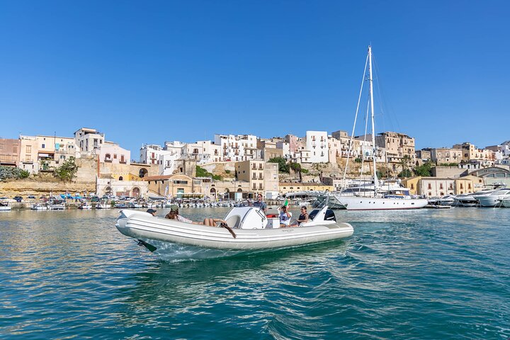 Passeio de barco de 8 horas de Castellammare del Golfo a San Vito Lo Capo