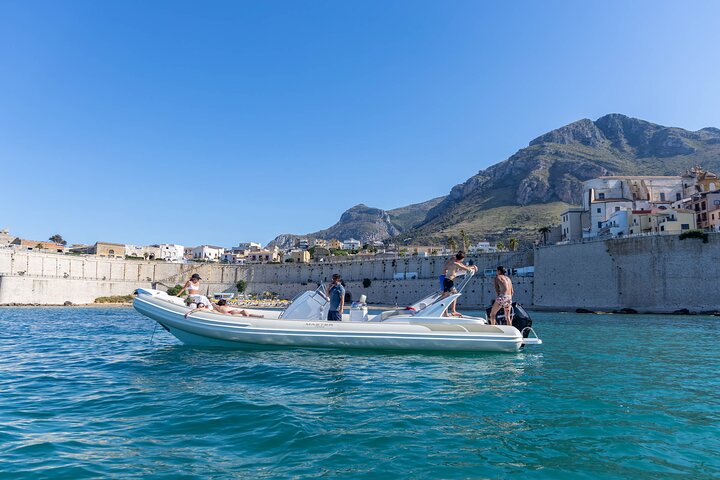 Passeio de barco de 8 horas de Castellammare del Golfo a San Vito Lo Capo