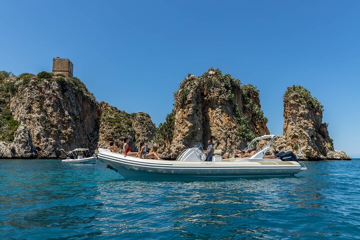 Passeio de barco de 8 horas de Castellammare del Golfo a San Vito Lo Capo