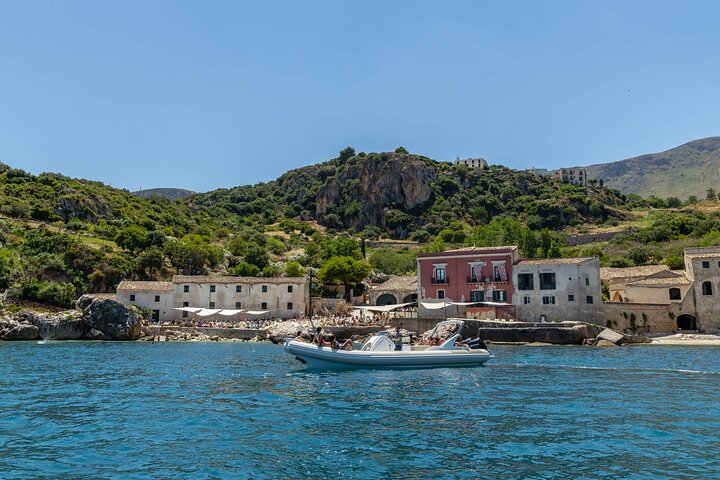 Passeio de barco de 8 horas de Castellammare del Golfo a San Vito Lo Capo