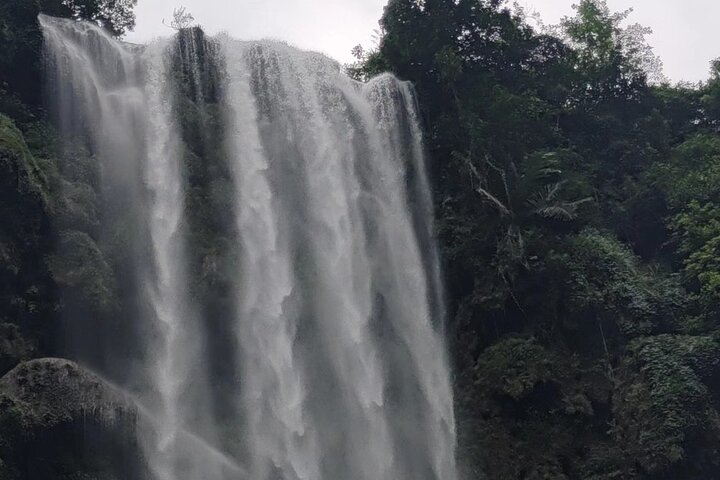 2-tägige private Tour zum Detian-Wasserfall und Mingshi von Nanning