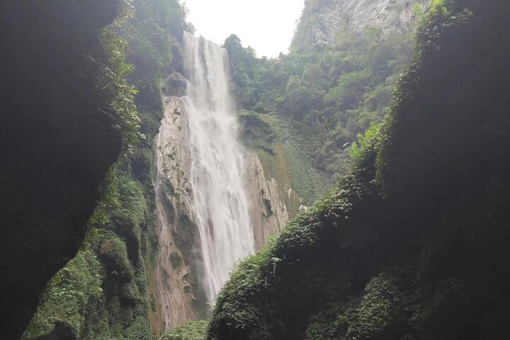 2-tägige private Tour zum Detian-Wasserfall und Mingshi von Nanning