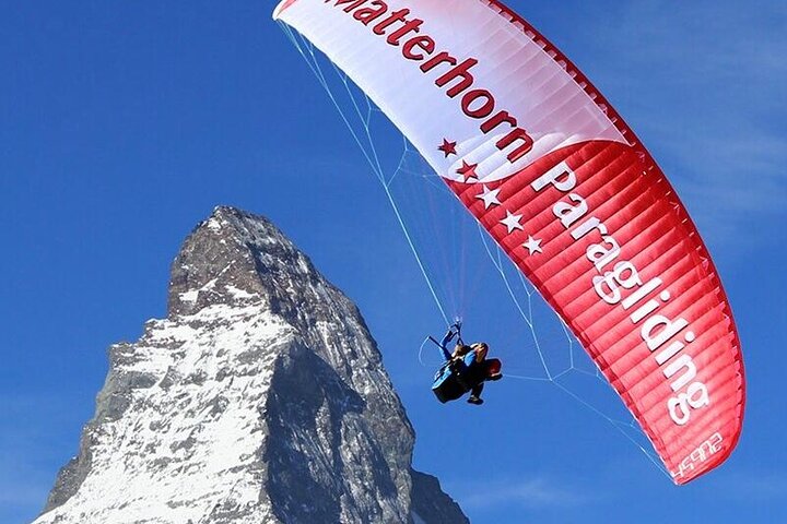 Vol en tandem en parapente à Zermatt avec vue sur le Cervin (20–25min)