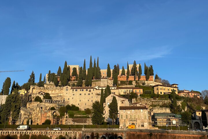 Verona: Tur med arena, kabelbil og valgfrie Juliet billetter