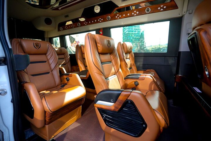 Hanoi trasferimenti privati di sola andata (da furgoni limousine di lusso)