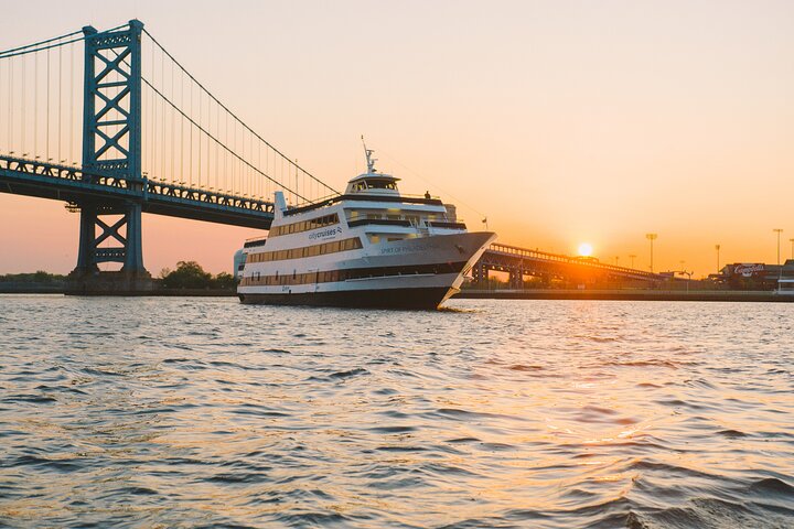 City Cruises Philadelphia: Signature Dinner Cruise med buffet