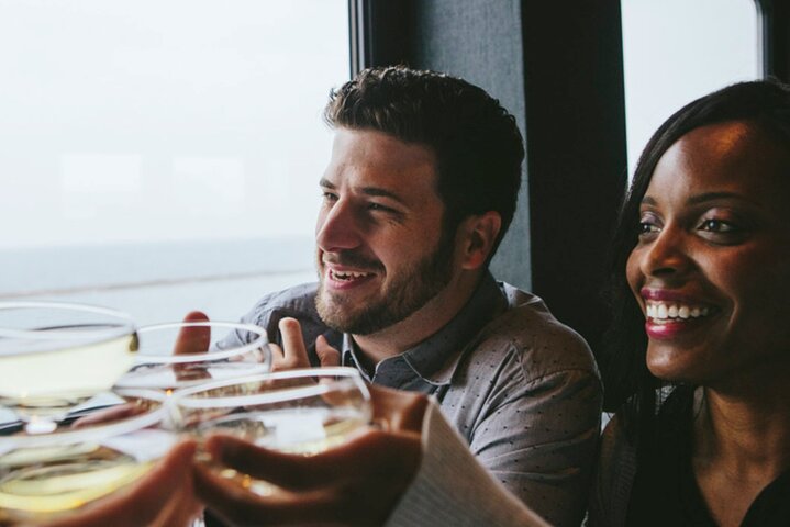 City Cruises Philadelphia: Signature Dinner Cruise med buffet