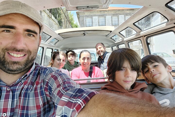 Porto: Exclusive Tour in a Vintage VW Kombi with an Open Roof
