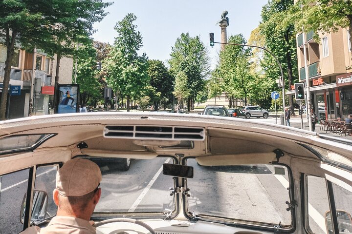 Porto: Exclusive Tour in a Vintage VW Kombi with an Open Roof