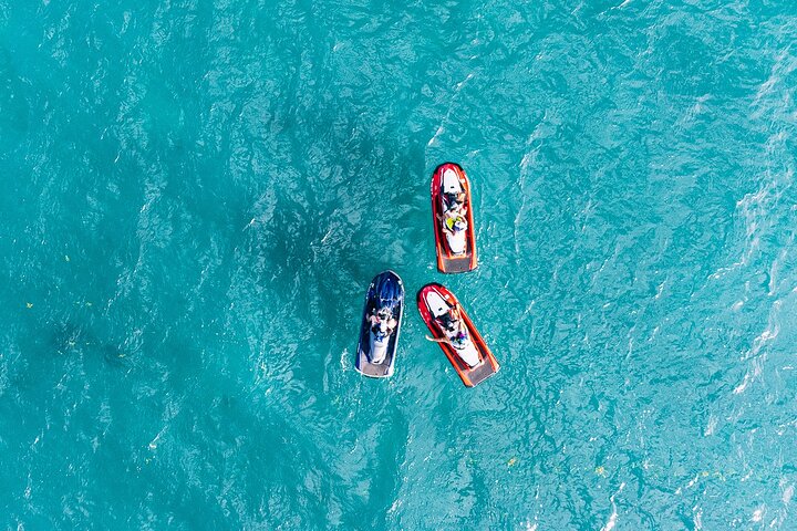 Tour en jet ski à travers la baie de San Juan (21 ans à louer)