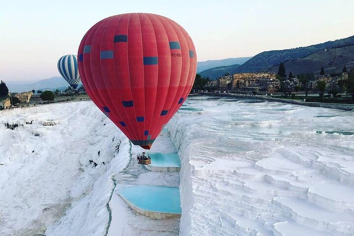 Excursão independente de Sarıgerme em Pamukkale com passeio de balão de ar quente