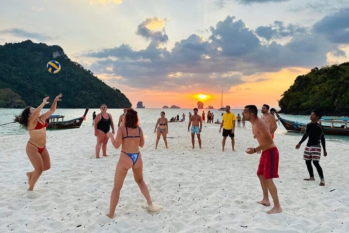 Private Longtail Boat Tour to 4 Islands