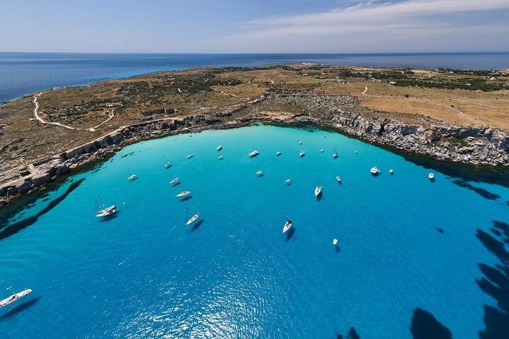 Favignana och Levanzo, Egadiska öarna turnerar med båt från Trapani